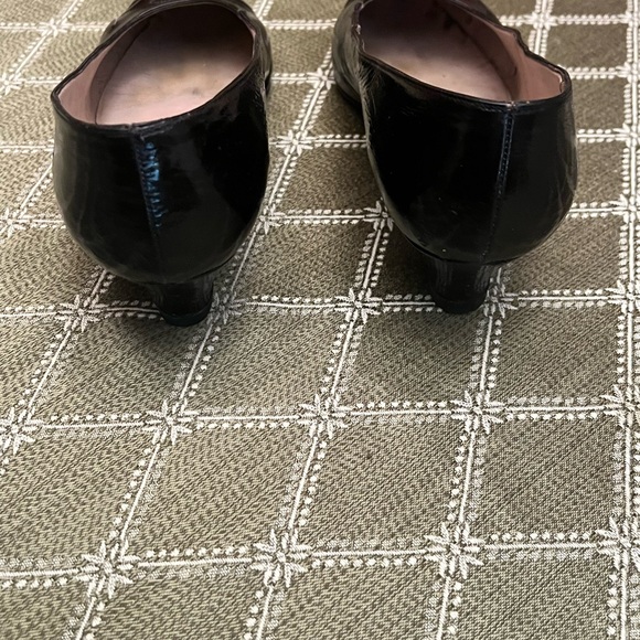 Authentic rare Chanel black leather pumps. Size 8 - Picture 7 of 8